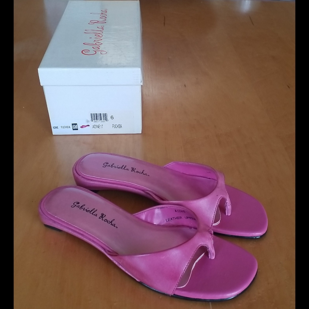 Fuchsia genuine leather sandals